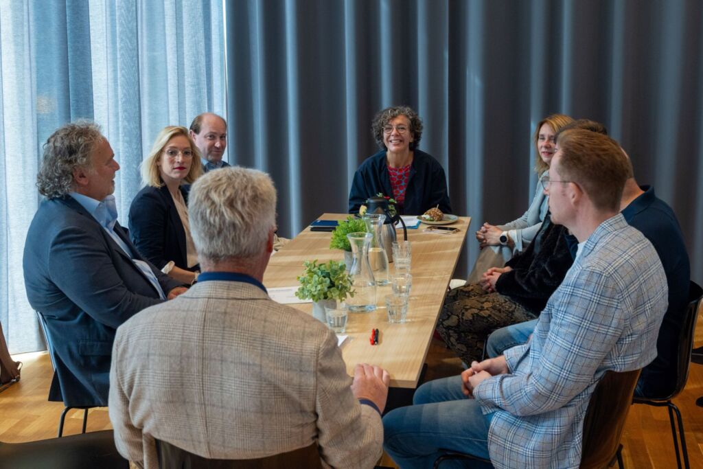 Minister Herbert bezoekt Key Region Leiden